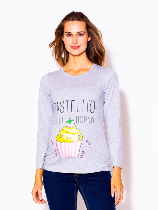 Playera de Maternidad MAMA MIA Maternity Con Divertido Estampado de Pastelito.